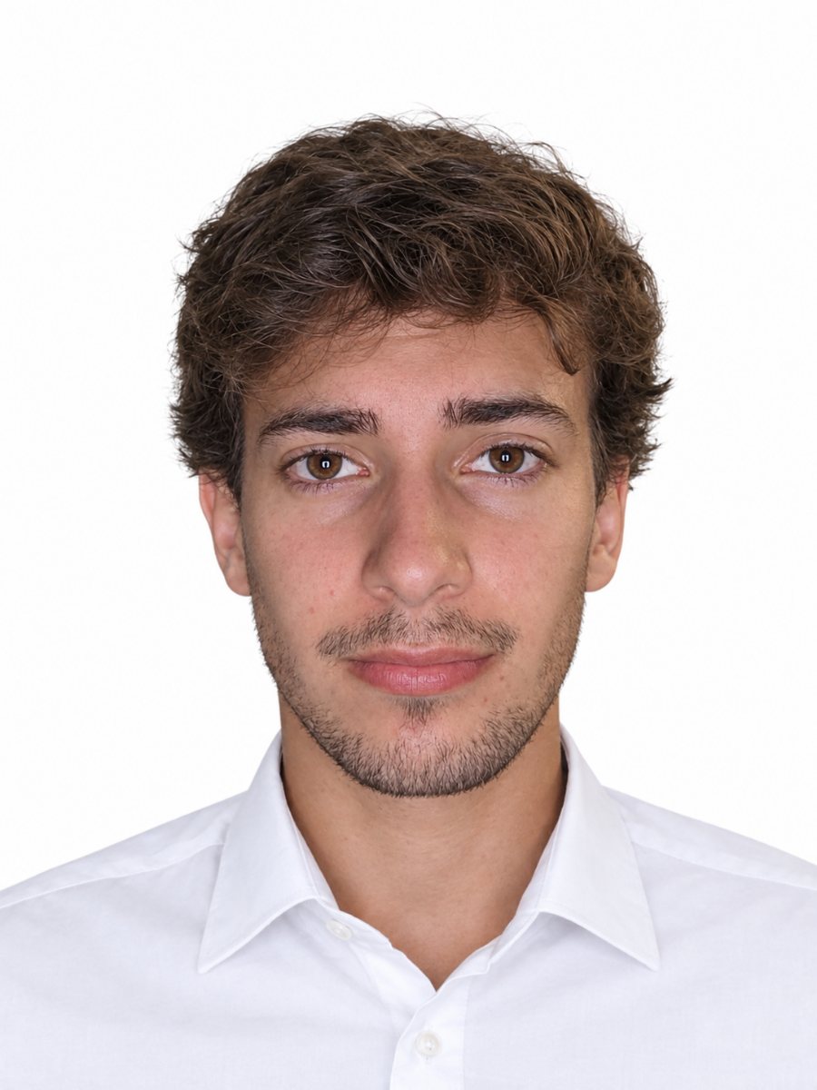 Portrait de Tyméo SEKKAL, développeur web et entrepreneur, fondateur de Web Aplani et DocFacile